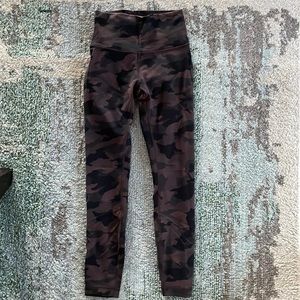 Lululemon Wunder Train High Rise 25”